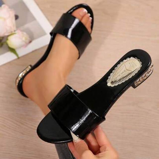 SHEIN Women&#39;s Round Toe Strap Chunky Heel Sandals, Black Low Heel Slides, Fashion Slippers For Plus Size, European Style
