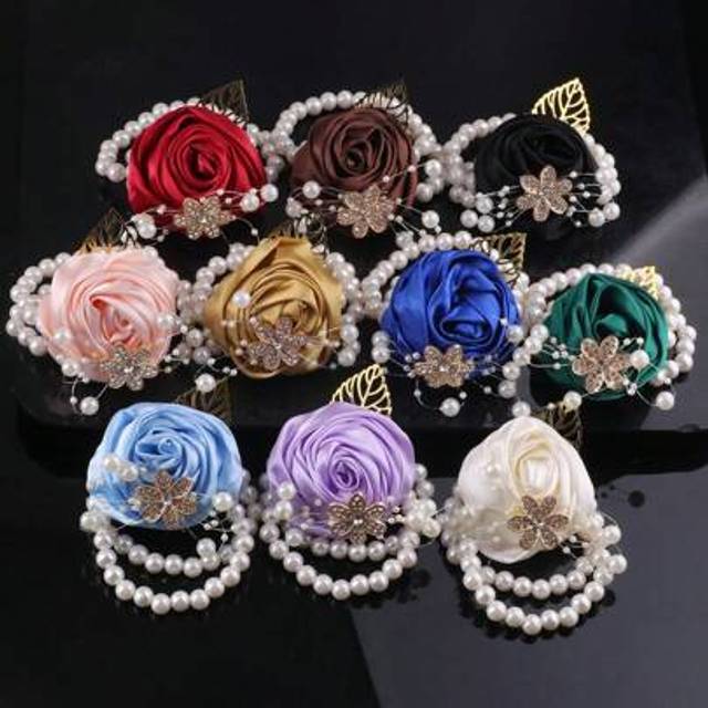 SHEIN 1pc Women Handcraft Wrist Flower, Korean Multi-Color Rose Beaded Decor Bracelet, Bridal, Bridesmaids, Wedding, Party, Daily, Romantic Accessory
