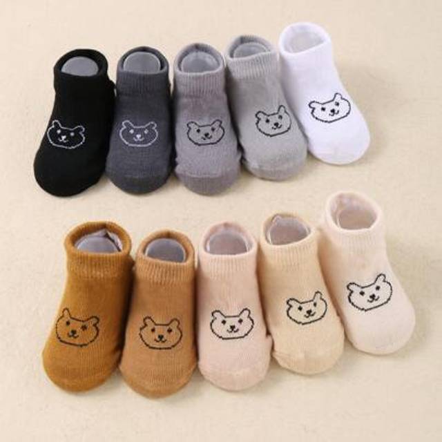 SHEIN 10 Pairs Of Baby Sheer Socks With Jacquard Teddy Bear Patterns On The Instep. These Socks Are Suitable For Baby Boys And Girls Aged 0 To 3 Years Old.