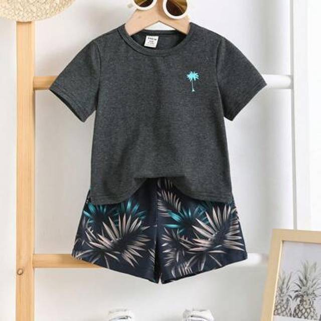 SHEIN 2 Pcs/Set Baby Boy Summer Vacation Cute Knit Crop Top & Leaf Pattern Elastic Waist Shorts