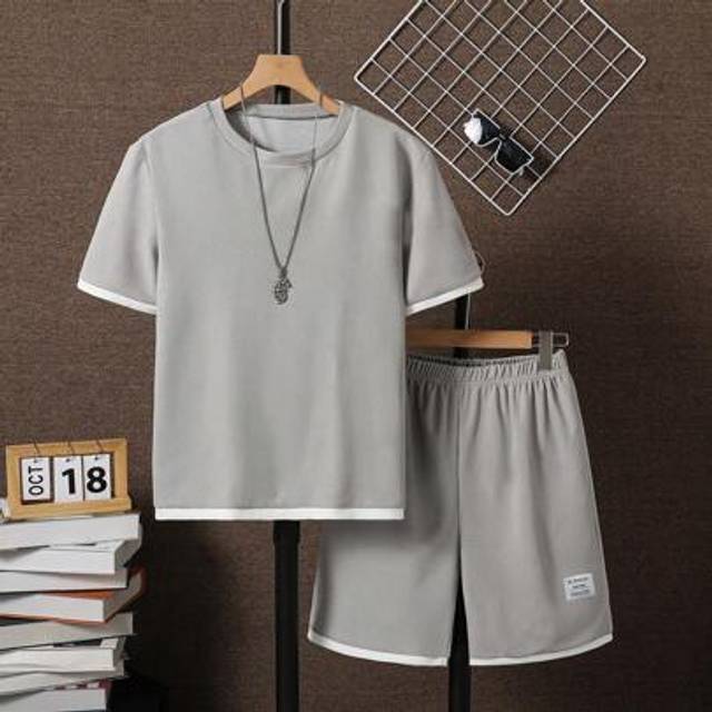 SHEIN Teen Boy Contrast Color Trim Short Sleeve T-Shirt And Short 2 Pieces Set