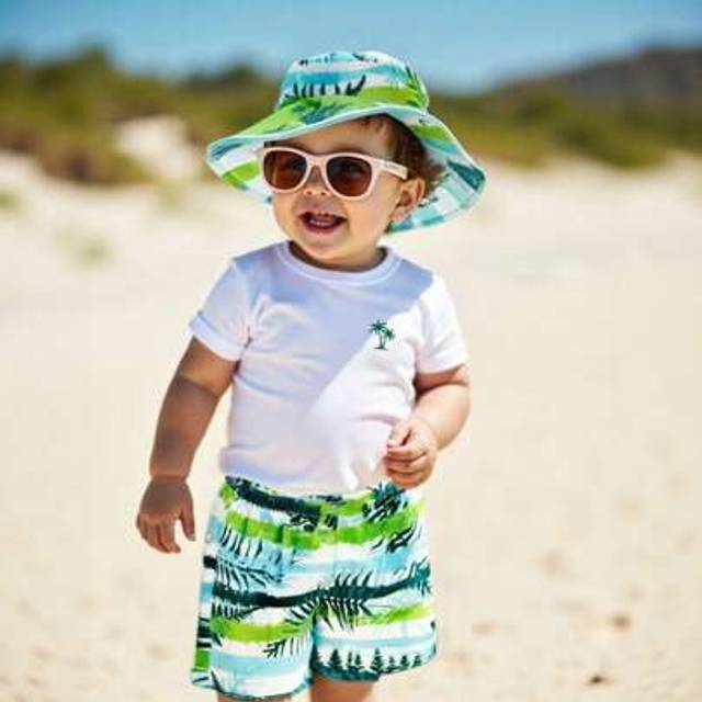 SHEIN 3pcs Baby Boy Summer Beach Holiday Casual Outfit Set - Striped Pattern Short Sleeve T-Shirt, Elastic Waist Shorts, Wide Brim Sun Hat