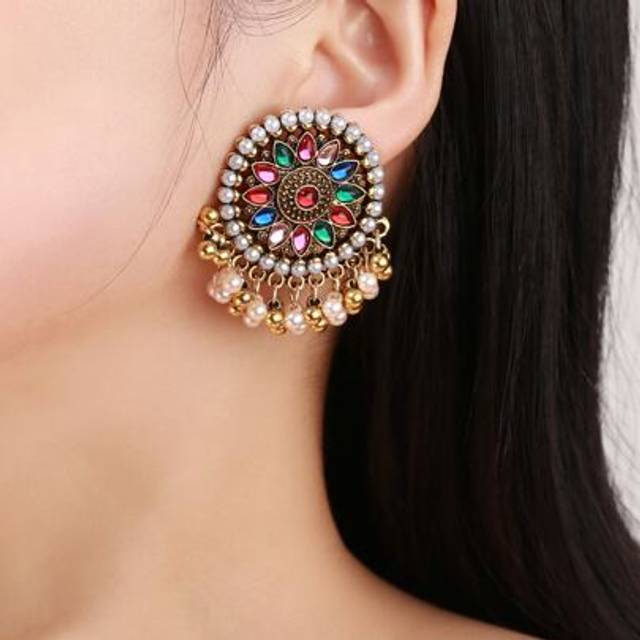 SHEIN 1 Pair Of Vintage Court Style Faux Pearl And Diamond Jewelry Earrings