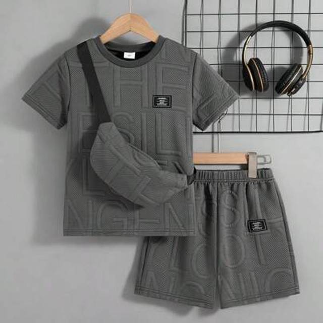 SHEIN 2pcs Boys Casual Outing Outfit - Solid Color Mandarin Collar Short Sleeve T-Shirt And Shorts Set With Pouch, Summer