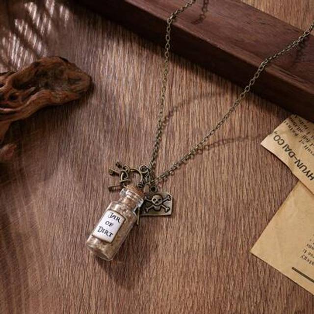 SHEIN 1pc Pirate Treasure Jar Of Dirt Glass Bottle Necklace With Skull And Crossbones Flag Charm, Caribbean Inspired, Suitable For Daily Wear