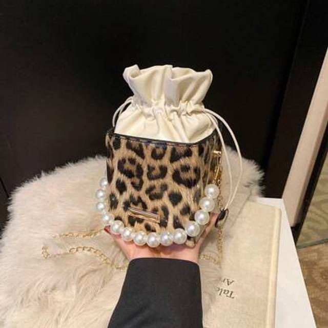 SHEIN Mini Leopard Print Drawstring Box Chain Fashion Drawstring Closure Pearl Handbag, Elegant Pearl Bag