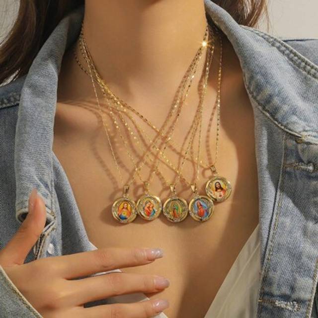 SHEIN 5pcs Fashion Minimalist Christian European Style Jesus Virgin Mary Icons Pendant Necklace Set, Suitable For Christmas, St. Ambrose Day, Thanksgiving D