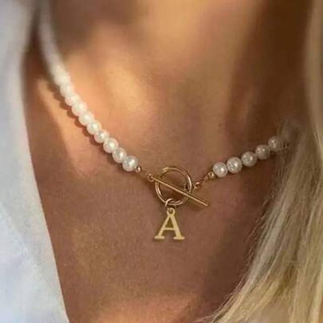 SHEIN Classic Hot Initial Necklace Women A-Z Letter Pendant Toggle Clasp 6mm Faux Pearl Necklace For Women Jewelry Gift