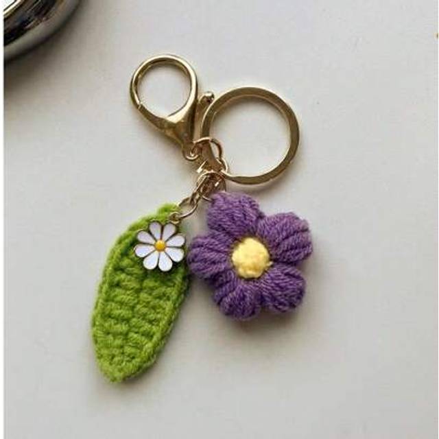 SHEIN 1pc Handmade Exquisite Puff Flower & Green Leaf Key Chain Keychain, Botanical Plant Leaves Pattern, Casual Cute Elegant For Party, Commuting, Travelin