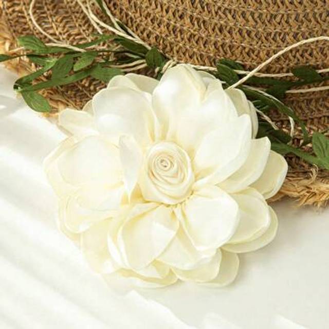 SHEIN 1pc New Handmade Burnt Edge Flower Fashion Brooch, Unisex Party Accessory