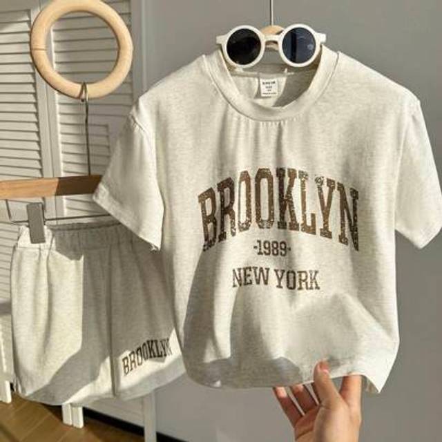 SHEIN Young BoyLoose Crew Neck Vintage Letter Print Top And Matching Shorts Set, Comfortable Soft Fabric, Casual Suitable For School, Outings, Summer