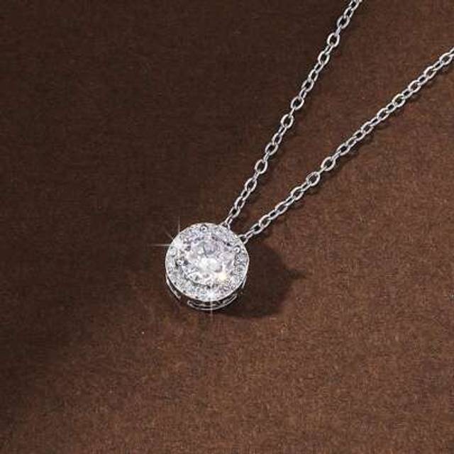 SHEIN 1pc Women Cubic Zirconia Necklace,Fashionable Clavicle Chain, Versatile 3D Round Pendant Necklace, Best For Daily Wear And Valentine&#39;s Day Gift