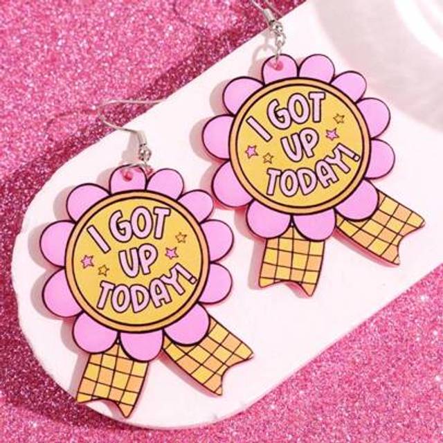 SHEIN 1 Pair Creative Unique & Cute Pink Sunflower Alarm Clock Charm Earrings, Women&#39;s Party Jewelry