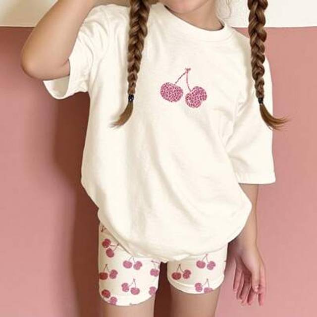 SHEIN 2pcs Tween Girls Leopard & Cherry Print Casual Crew Neck Short Sleeve Top & Skinny Shorts Set, Suitable For Summer