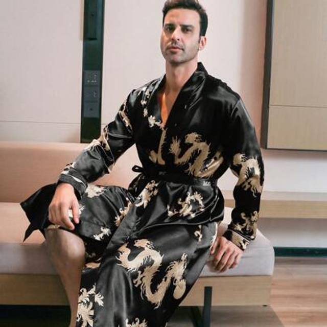 SHEIN Men&#39;s Satin Nightgown With Long Sleeves And Golden Dragon Printed Silk Sleepwear Suitable For All Seasons