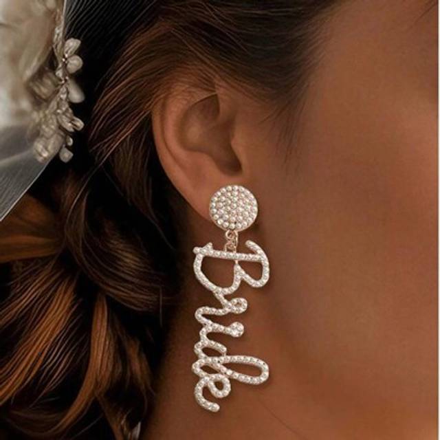 SHEIN 1pair Exquisite &#39;bride&#39; Letter Detail Alloy & Rice Bead Earrings, Suitable For Wedding, Bridesmaid, Or As Gift For Friends