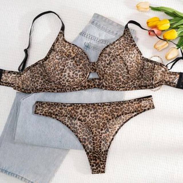 SHEIN 1pc Set Women Plus Size Solid Leopard Print Seamless Lingerie Bra And Panty Set