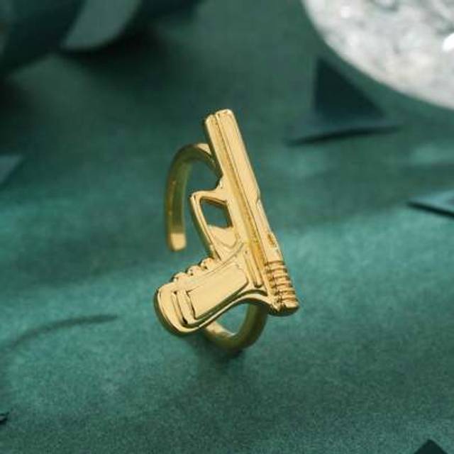 SHEIN 1pc Luxury Women&#39;s Copper 18k Gold Plated Cubic Zirconia Hip Hop Style Gun Shape Ring, Generous Gift