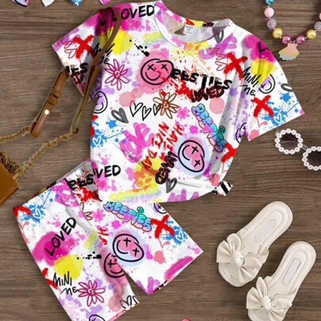 SHEIN 2pcs/Set Cute Graffiti Print, Young Girl Casual Minimalist Style Short Sleeve T-Shirt And Shorts Outfit, Suitable For Summer