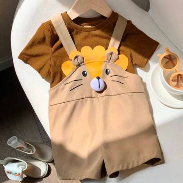SHEIN 2pcs/Set Baby Boy/Girl Comfortable Casual Cute 3D Lion Suspender Shorts Romper And Brown Short Sleeve Knitted T-Shirt Outfit Set, Suitable For Indoor,