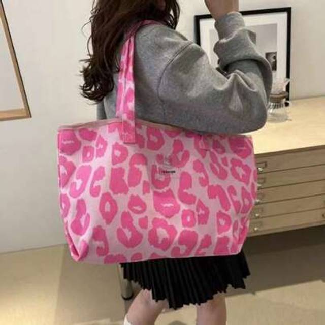 SHEIN Fashionable, Sweet And Cool Large Leopard Print Cloth Casual Shoulder Tote Shopping Bag, Large Capacity, Must-Have Love Item For Valentine&#39;s Day, Chri