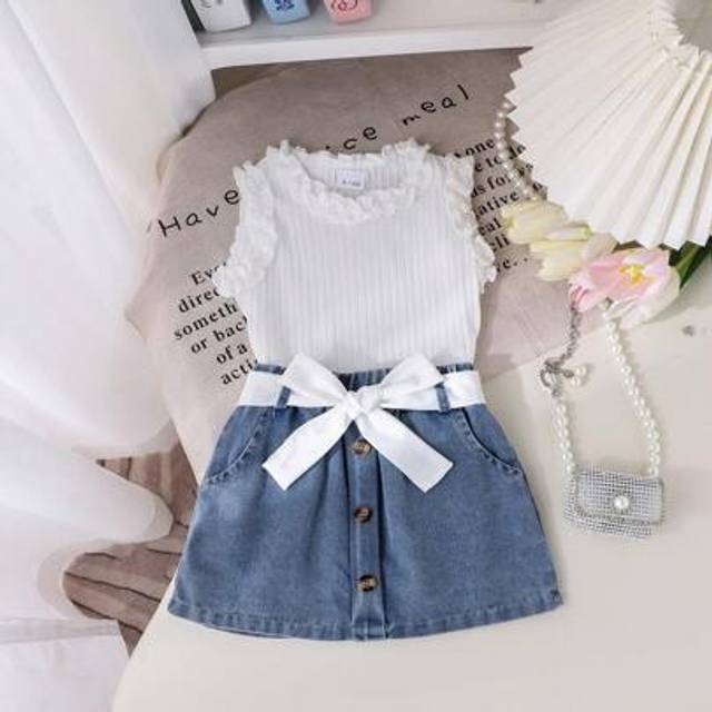 SHEIN 2pcs Baby/Toddler Girls Cute Sleeveless Top + Denim Skirt Set, Lightweight Summer Outfit