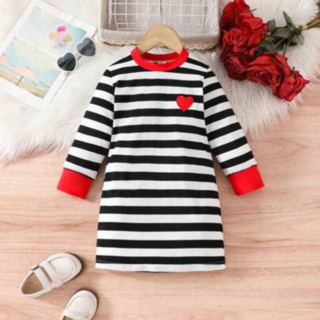 SHEIN Girls&#39; Summer Casual Simple Knit Black & White Striped Heart Print Color Block Round Neck Long Sleeve Dress