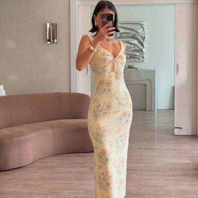 SHEIN Back-To-School Party Essential: Creamy Yellow Vintage Print Slip Dress, Sexy Low-Cut Bodycon Clubwear, Vacation-Chic Flattering Dress