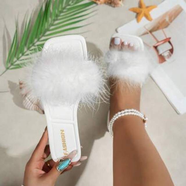 SHEIN Women&#39;s Fashion Fluffy Strap Flat Sandals, Vacation Style PU Summer White Slippers
