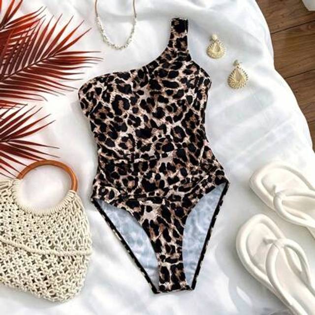 SHEIN Teenage Girls&#39; Leopard Print Asymmetrical Neck Ruched Waist Beach Vacation Casual One-Piece Swimsuit