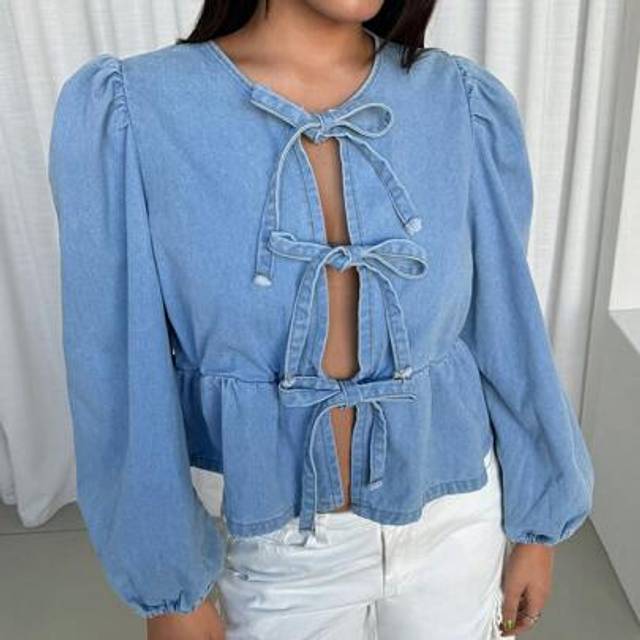 SHEIN Women&#39;s Front Tie Ruffle Detail Long Sleeve Casual Denim Blouse