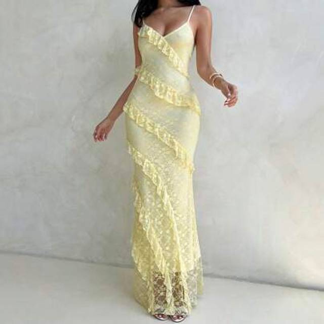 Aloruh Women&#39;s Solid Color Romantic Date Dress V-Neck Spaghetti Strap Yellow Lace Layered Ruffle Mermaid Hem Bodycon Dress, Suitable For Spring And Summer Va