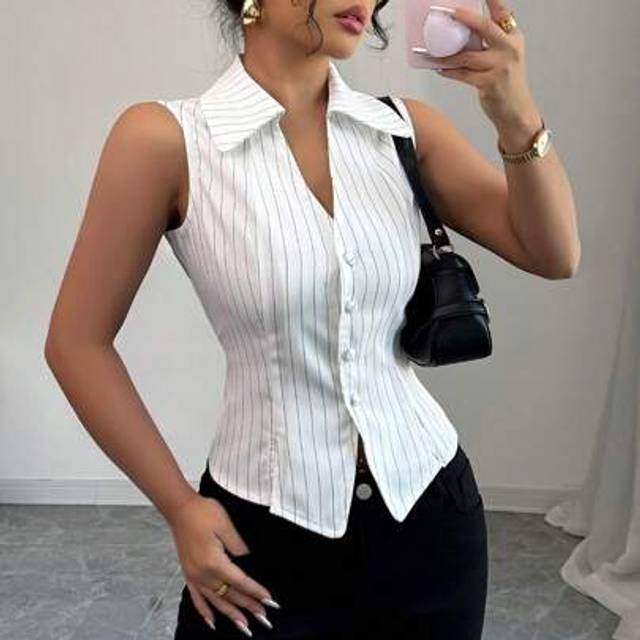 SHEIN Women&#39;s Elegant And Sophisticated French Urban Commuter Casual Vacation Afternoon Tea V-Neck Sleeveless Striped Blouse With Button Decoration And V-Cu