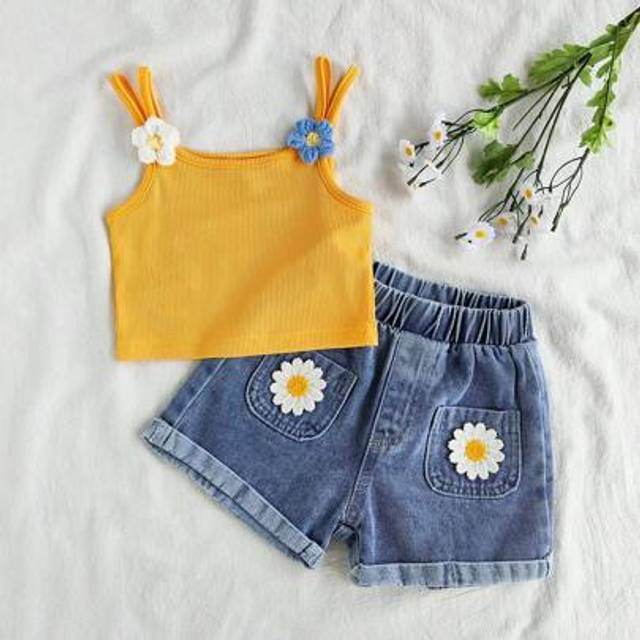 SHEIN Baby Girls&#39; Summer Solid Yellow Camisole Top And Denim Shorts Set, Fashion Style, Minimalist Design, Comfortable Fit, Suitable For Outdoor Activities,