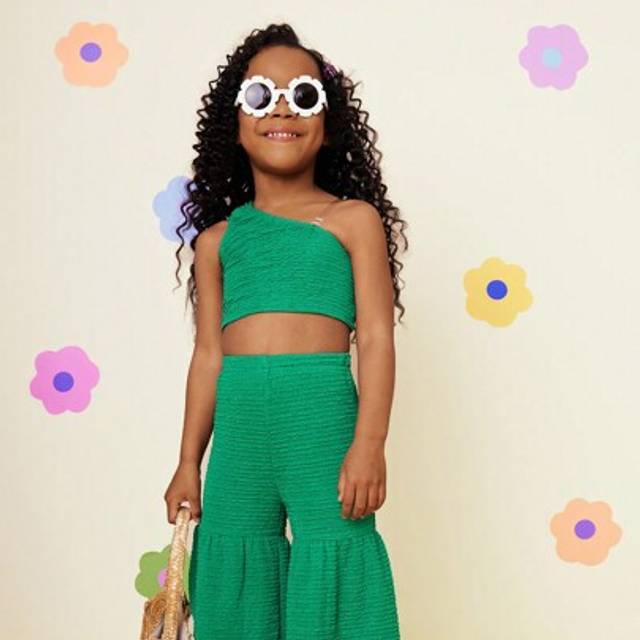 SHEIN CutesyCutie  2pcs/Set Young Girl Solid Color One Shoulder Knit Top & Fitted Flare Leg Knit Pants Set,Suitable For Spring And Summer