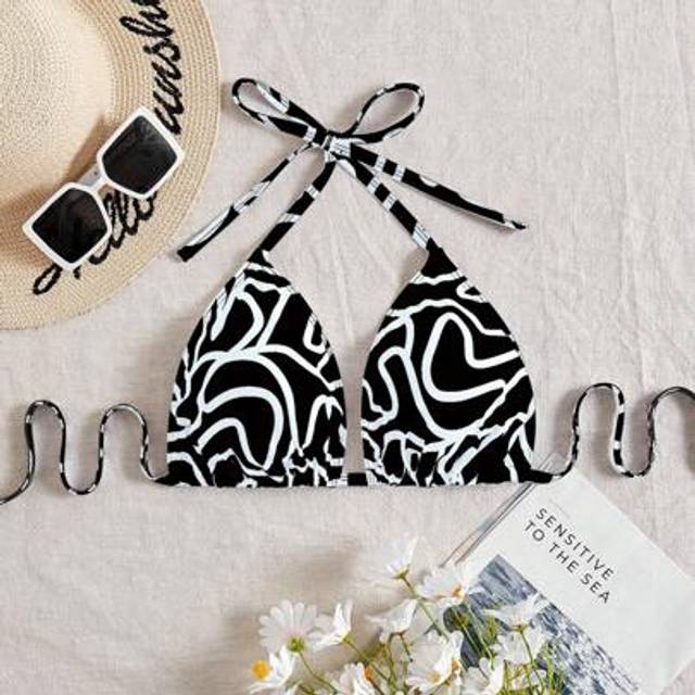 SHEIN 1pc Plus Size Women Digital Print Halter Tie Casual Sexy Swimwear Top, Suitable For Beach Resort