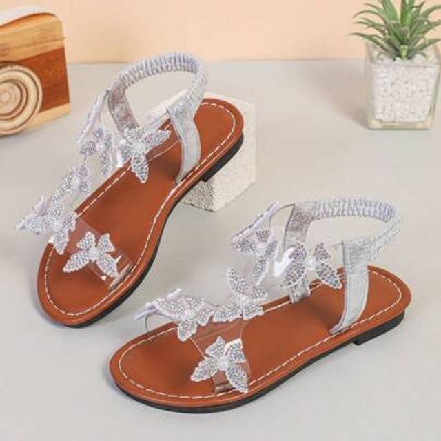 SHEIN A Pair Of Large Size Silver Baby Girl Flat Sandals Transparent PU Shiny Pearl Butterfly Decoration Heel Elastic Sleeve Foot Design Round Toe Flat Non-