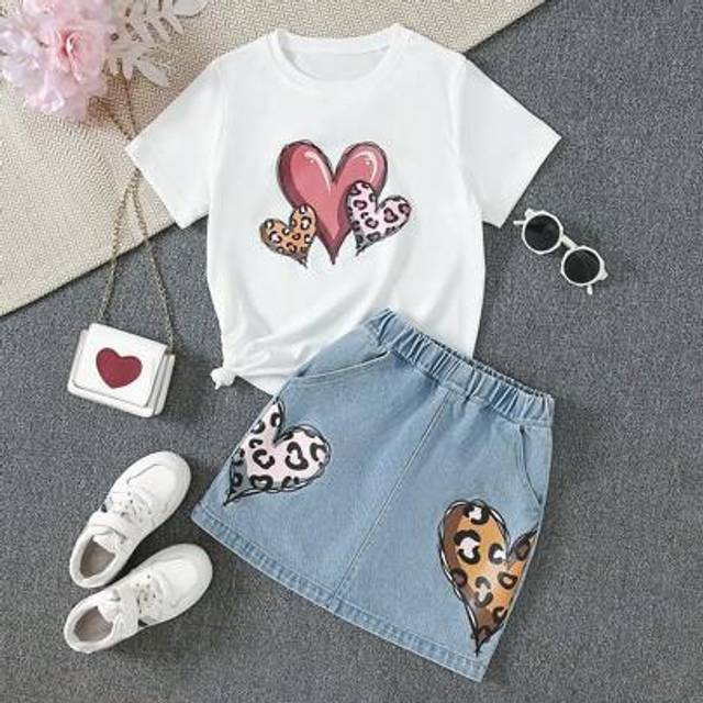 SHEIN Tween Girl Casual Streetwear Outdoor Denim Heart Print 2 Pieces Set, Spring/Summer