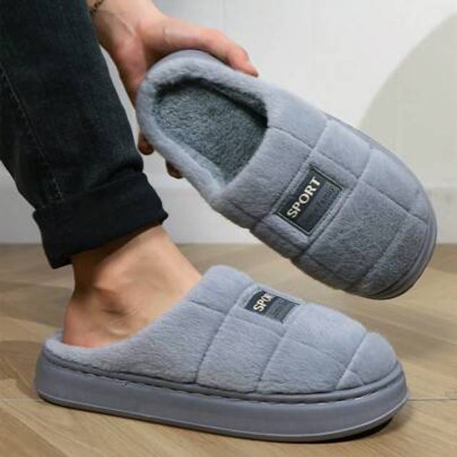 SHEIN Oversized Men&#39;s  Plush Slippers, Winter Indoor Home Fuzzy Warm Non-Slip Thick-Soled Slippers