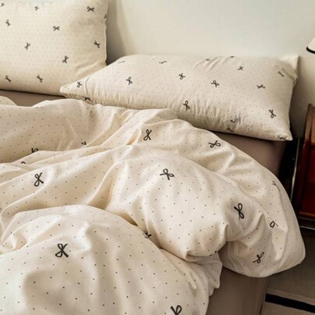 SHEIN 3/4pcs Soft & Breathable Bedding Set, Bow Knot Pattern, Include 1 Duvet Cover, 1 Bed Sheet, 1/2 Pillow Shams, No Filler, Suitable For Bedroom, Dormito