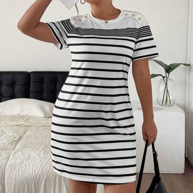 SHEIN Plus Size Short Sleeve Simple Fashion Dress, Suitable For Summer