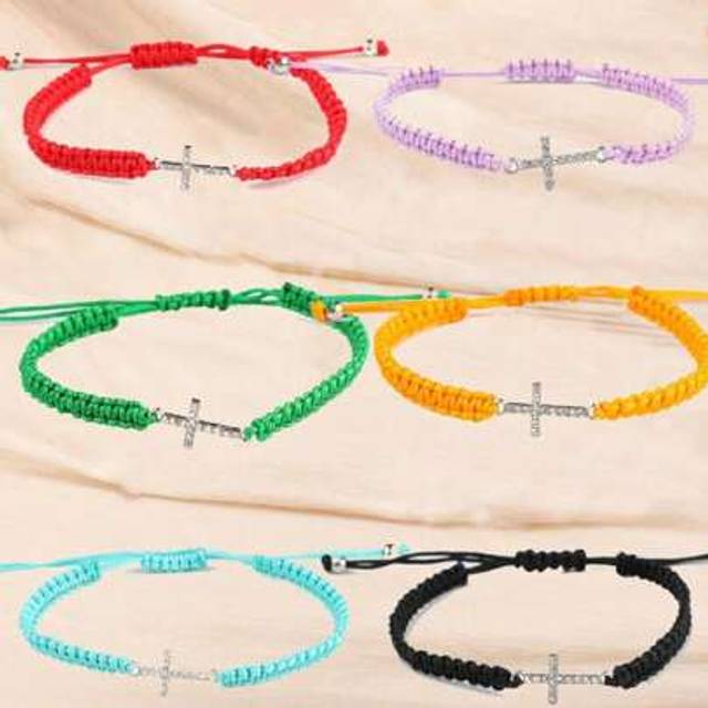 SHEIN 1pc Length Adjustable Multiple Colors Minimalist Handmade Woven Diamond Cross Bracelet Suitable For Boys Girls Friendship Bracelet & Wristband Christi