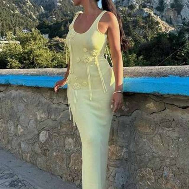 SHEIN Women&#39;s Summer Tropical Floral Print Hawaii Boho Beach Vacation Outfits, Butter Yellow Draduation Dress, Fashionable And Elegant Slim-Fit Sexy Hip-Wra