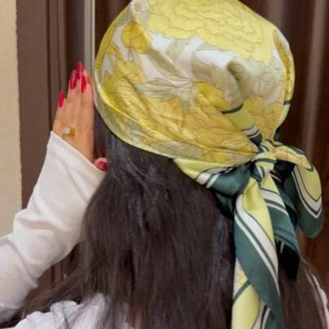 SHEIN 1PC Women&#39;s Casual Classy Bohemian Flower Printed Head Wrap,Headscarf For Women, Head Bandana, 70cm Summer Accessories Women, Suitable For Daily Trave