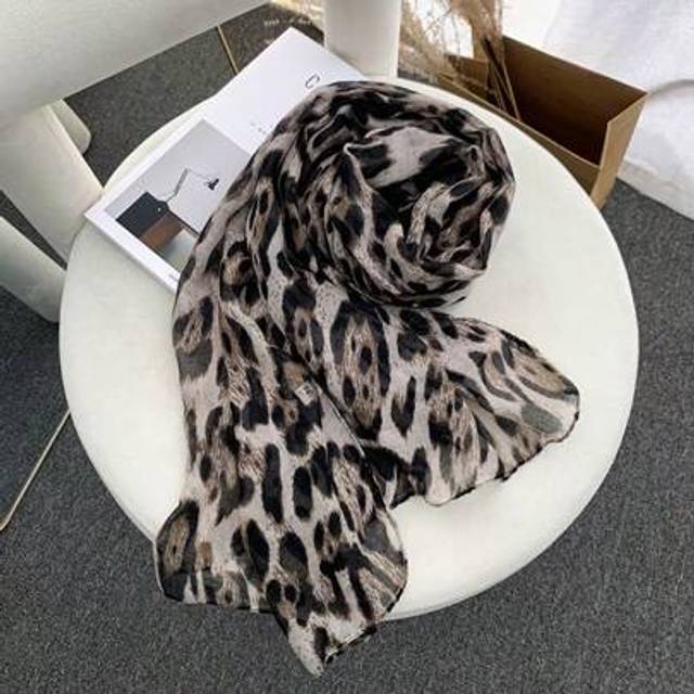 SHEIN 1pc Vintage Zebra & Leopard Print Scarf/Shawl