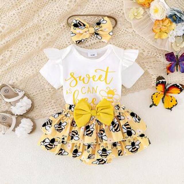 SHEIN 2pcs Baby Girls&#39; Cute Print Short Sleeve Romper + Shorts Set, Lightweight Summer Outfit