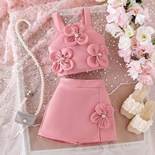 SHEIN 2pcs/Set Girls Pink 4-Petal Flower Sleeveless Cropped Camisole Top And Shorts Skirt, Lively And Elegant Summer Vacation Outfit