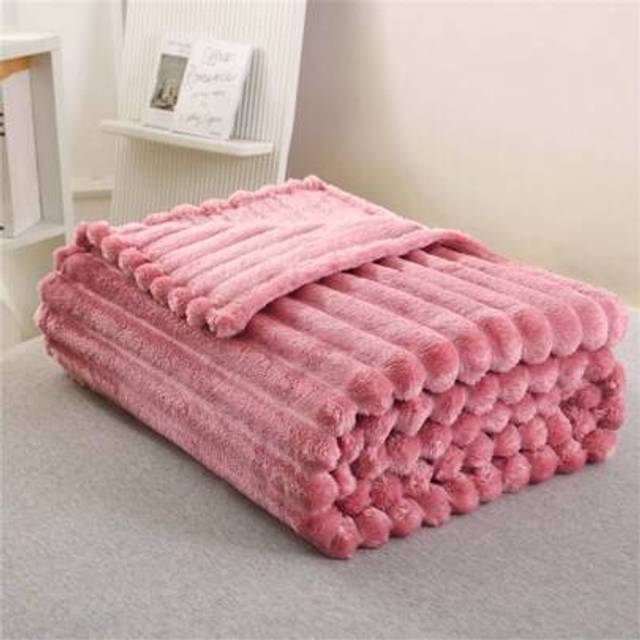 SHEIN 1pc Solid Color Flannel Blanket, Soft Wool Throw Blanket, Multiple Sizes, Christmas Blanket For Dual Use As Bedspread And Sofa Throw, Suitable For Off