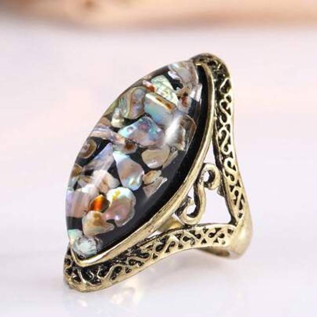 SHEIN 1pc Vintage Elegant Antique Bronze Iridescent Shell Embossed Ring For Women