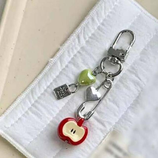 SHEIN 1pc Novelty Shaped Keychain Cute Fruit Pendant Charm For Women Handbag Accessories Keychain Accessories Key Chains For Women Apple Small Gifts Gifts F